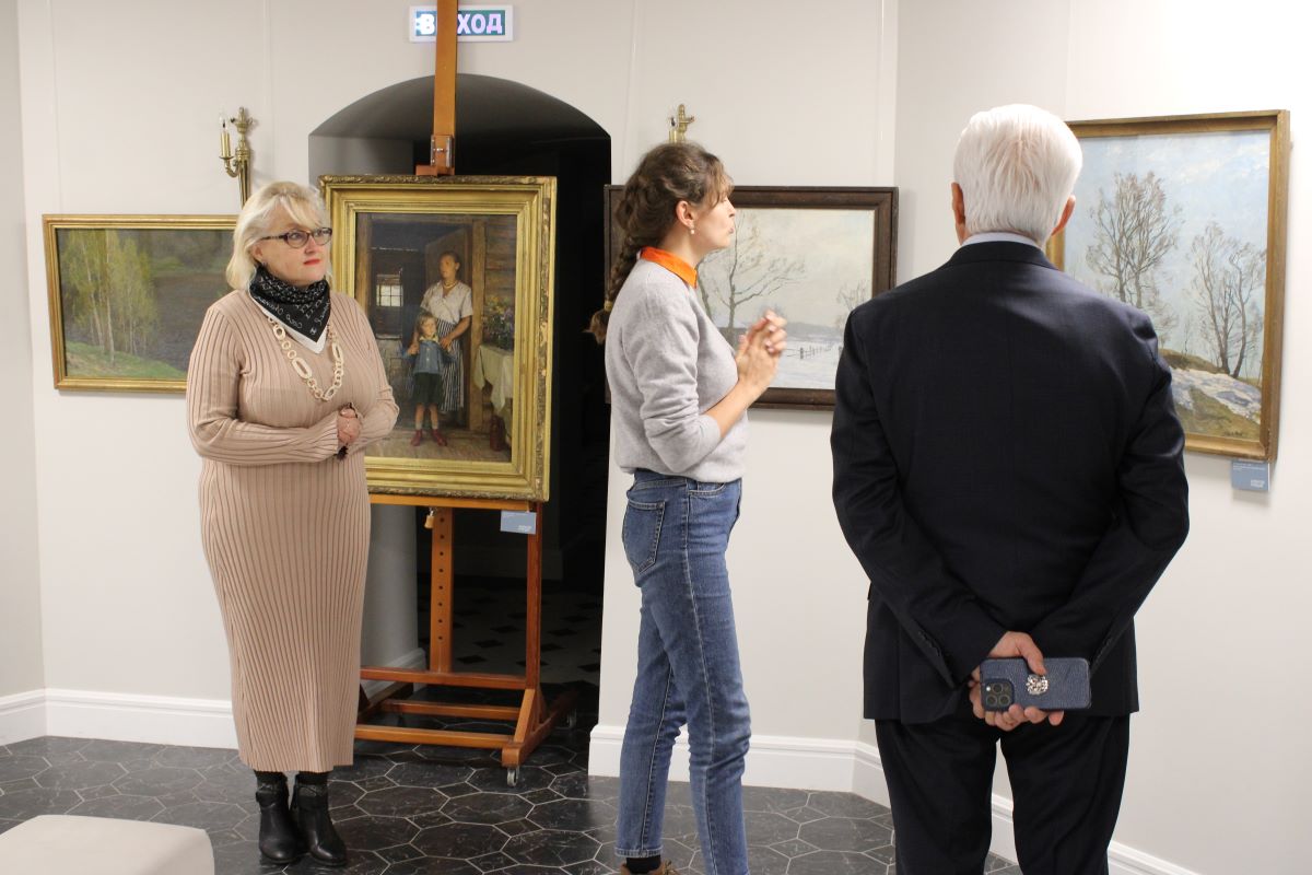 ВЛАДИМИР ВАСИЛЬЕВ <br> НА ВЫСТАВКЕ "ДВА МАСТЕРА РУССКОГО ПЕЙЗАЖА"