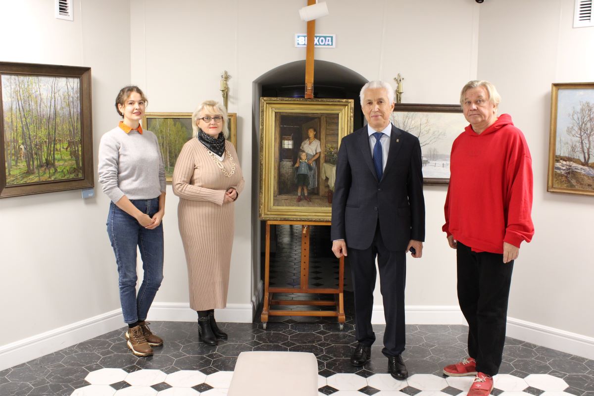 ВЛАДИМИР ВАСИЛЬЕВ <br> НА ВЫСТАВКЕ "ДВА МАСТЕРА РУССКОГО ПЕЙЗАЖА"